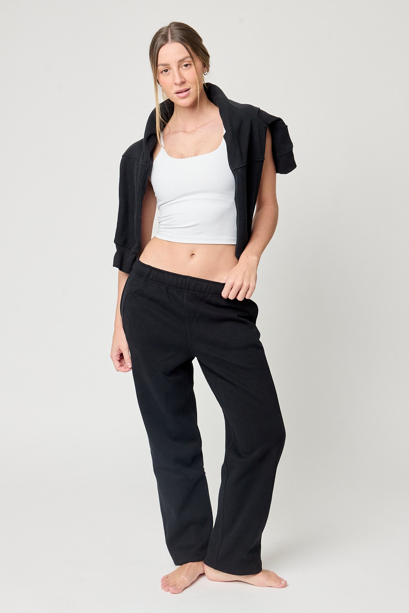 Essential Studio Jogger Black