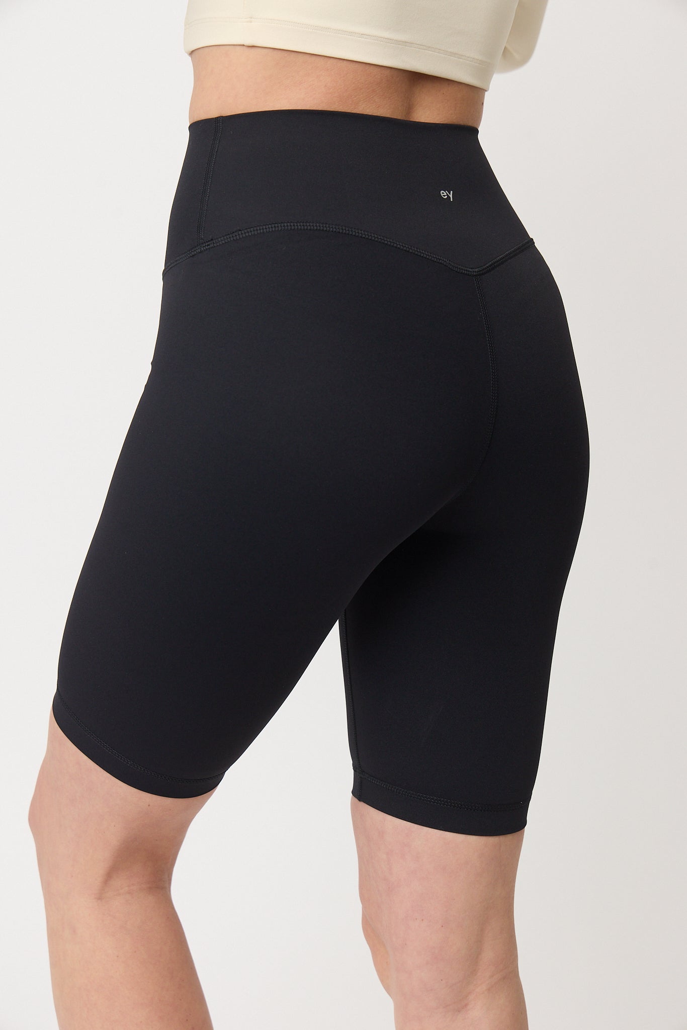 Contour Flow Biker Short Black